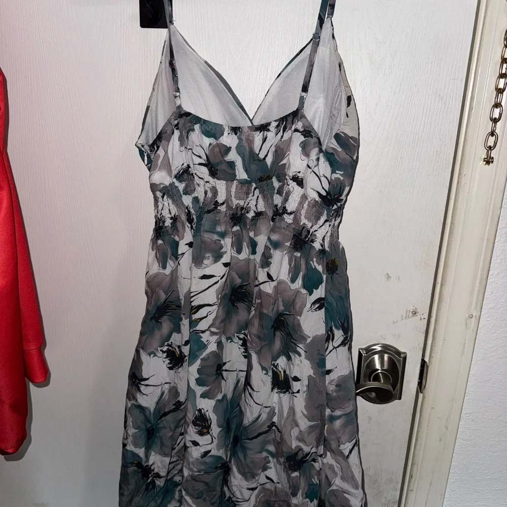 Annabelle Flowy Floral Midi Dress - Picture 3 of 4